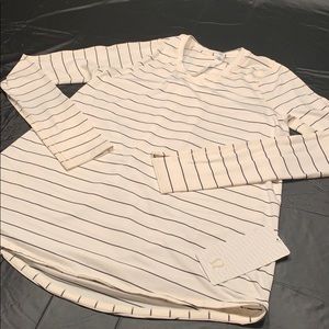 Lulu lemon tuck and flowls